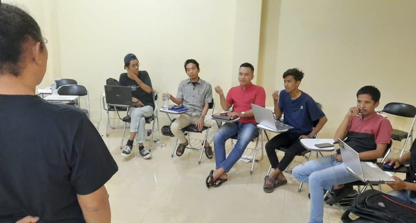 AJI Surabaya Ajak Jurnalis Pamekasan Lawan Hoaks Lewat Pelatihan Cek Fakta